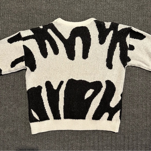 Black and White Crew Neck Sweater - Picture 10 of 13